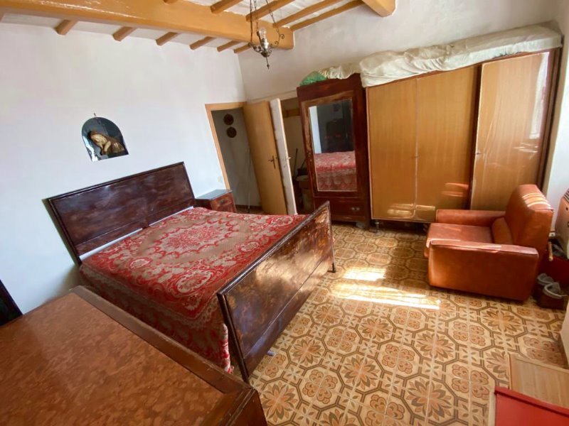 Hus från källare till tak i Castel Viscardo